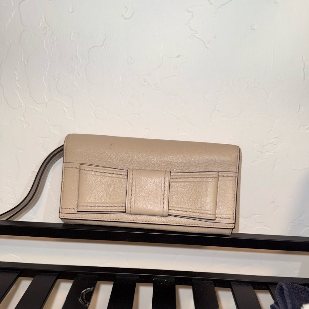 Kate Spade Nude “Mara”Leather Wallet Wristlet w Structured Bow Retractable Strap - Picture 4 of 13
